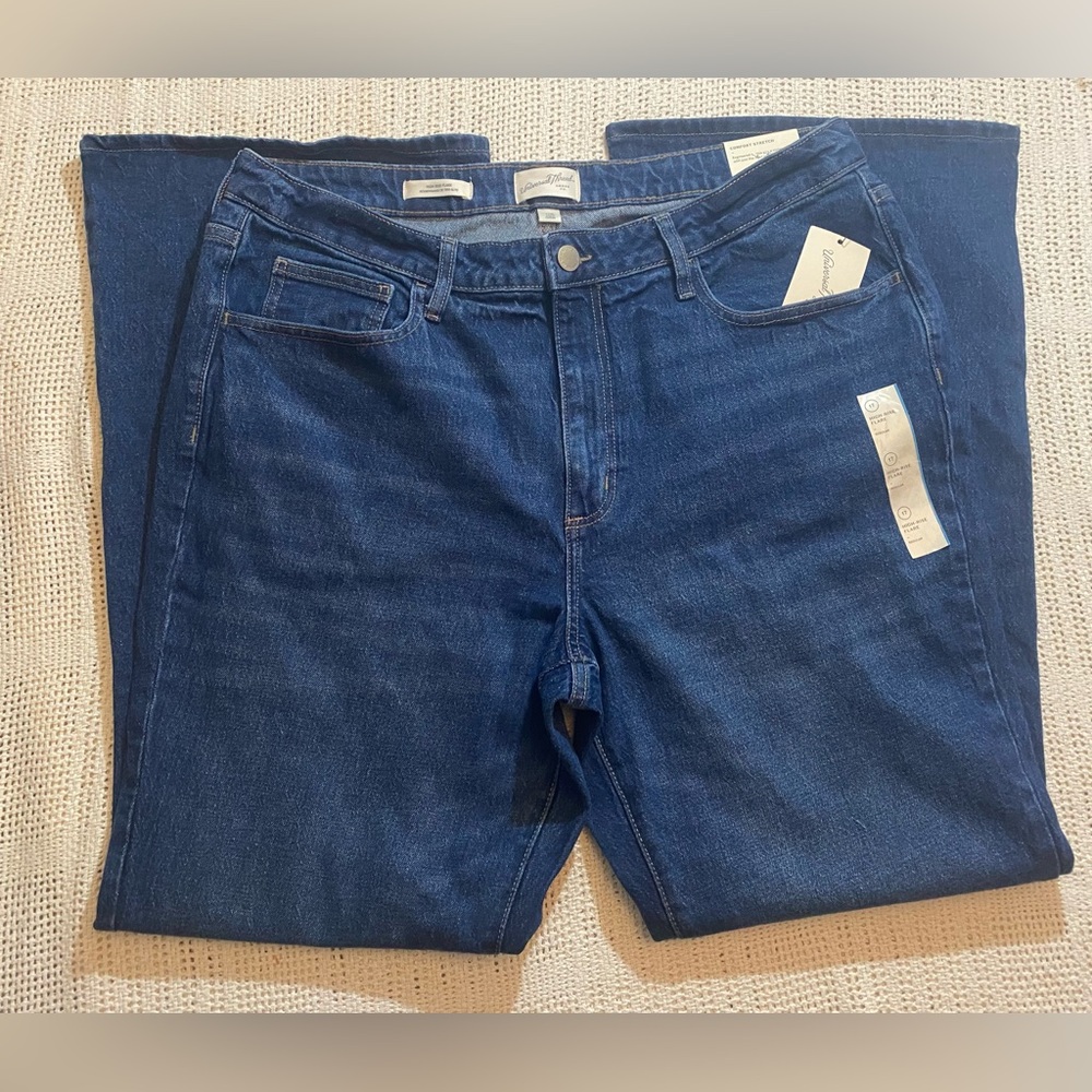 Women's High-Rise Flare Jeans - Universal Thread Medium Wash Size 17 - Picture 2 of 7